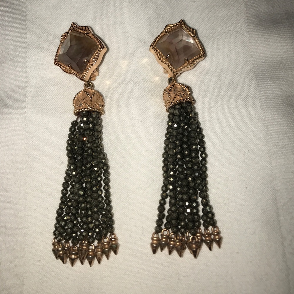 Kendra Scott earrings! ♡